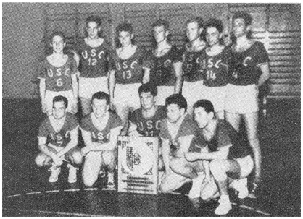 Die Meistermannschaft von 1960 im Bild. Stehend von links: Körner, Gundacker, Heindel, H. Neumann, F. Neumann, Echner, Lamade; kniend von links: Ziegler, Pflaumer, Roth, Siebenhaar, Stein; es fehlt Ulrich Ottmar (Quelle: „Basketball“, Mai 1960)